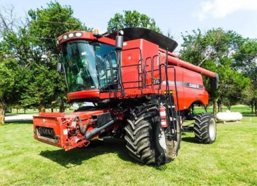 2011 CASE 7120 in Beaumont, KS