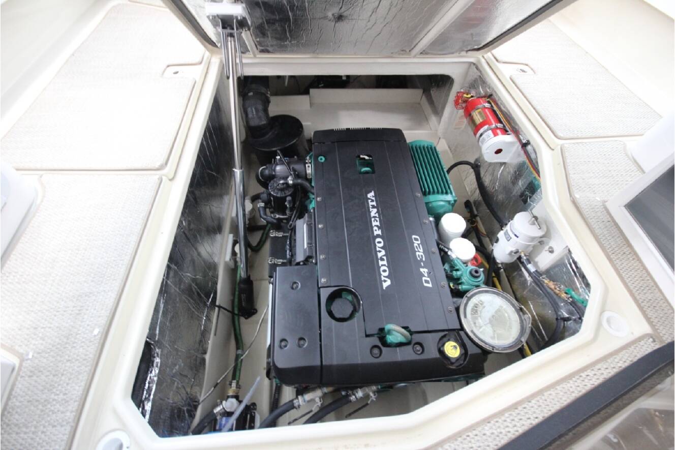 A photo of this 2026 Ranger Tugs R-31 Command Bridge Luxury Edition