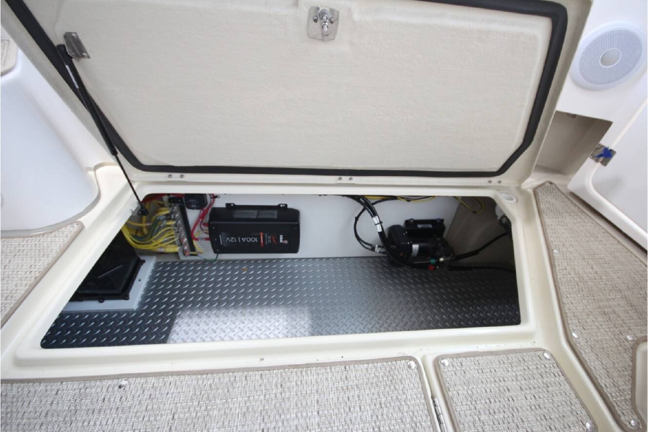 A photo of this 2026 Ranger Tugs R-31 Command Bridge Luxury Edition