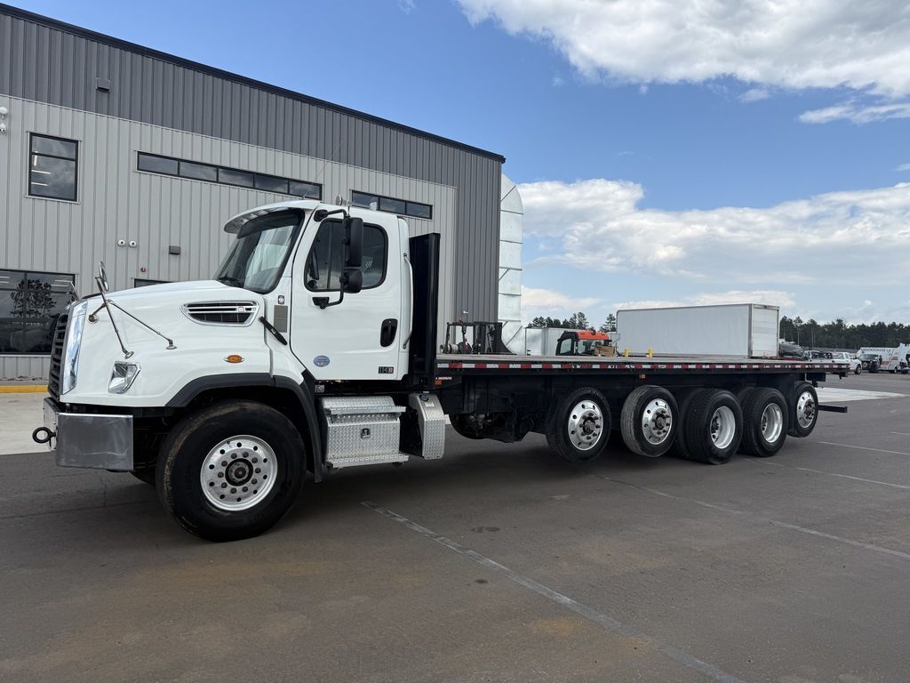 2022 FREIGHTLINER 114SD FLATBED in Rice, MN