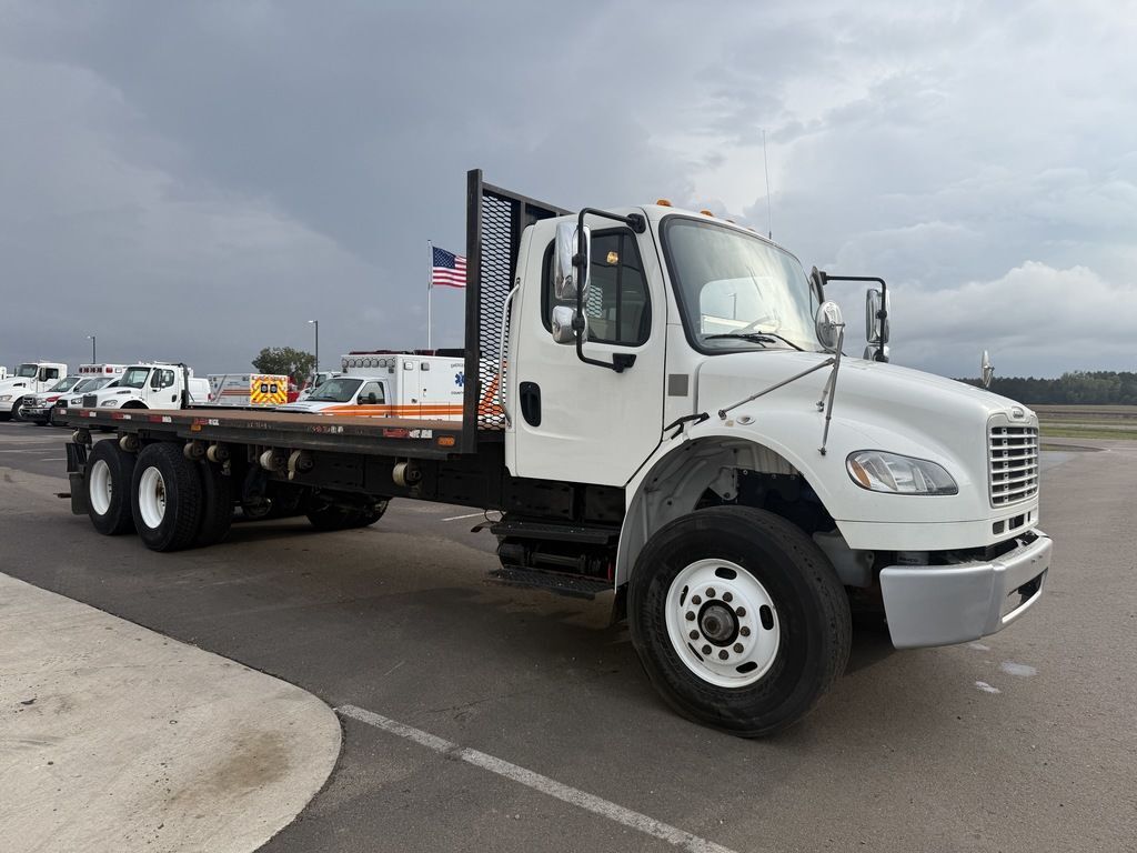 2020 FREIGHTLINER M106 FLATBED in Rice, MN