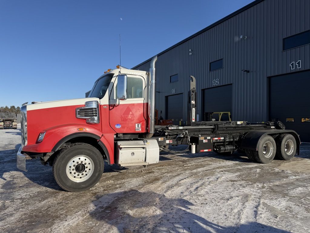 2015 FREIGHTLINER 122SD HOOKLIFT in Rice, MN