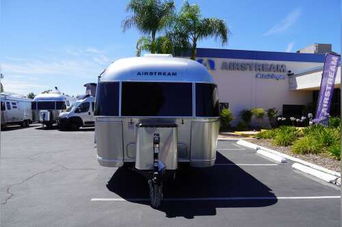 2025 Airstream Globetrotter 27FBQ in temecula CA