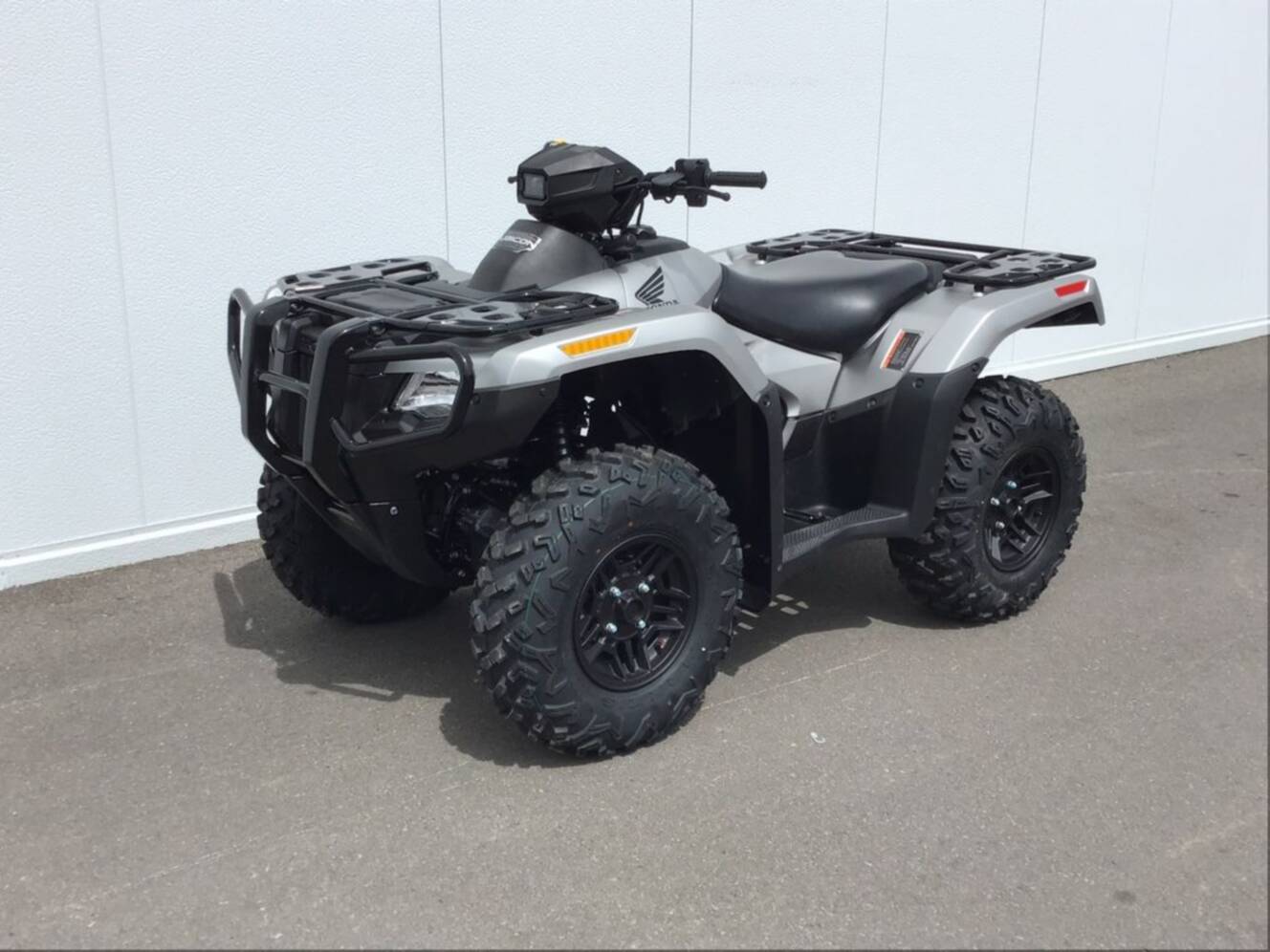 A photo of this 2026 Honda® FourTrax Rubicon 700 4x4 Automatic Matte Silver