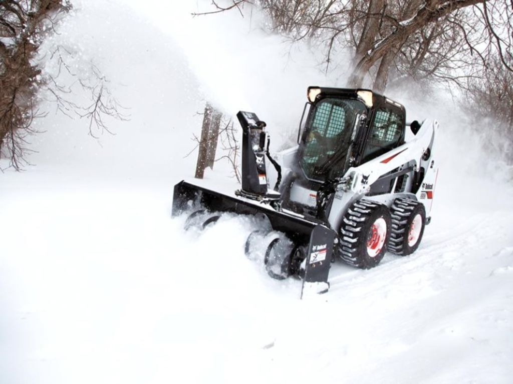 2018 Bobcat S590 in La Crescent, MN