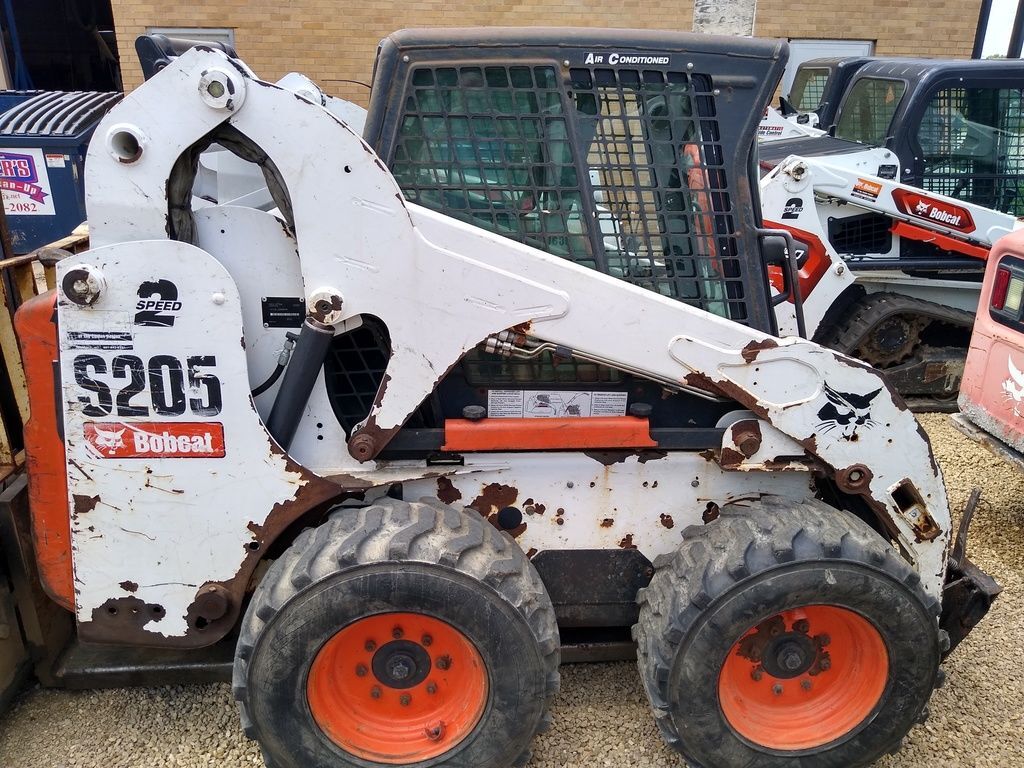 2010 Bobcat S205 in La Crescent, MN