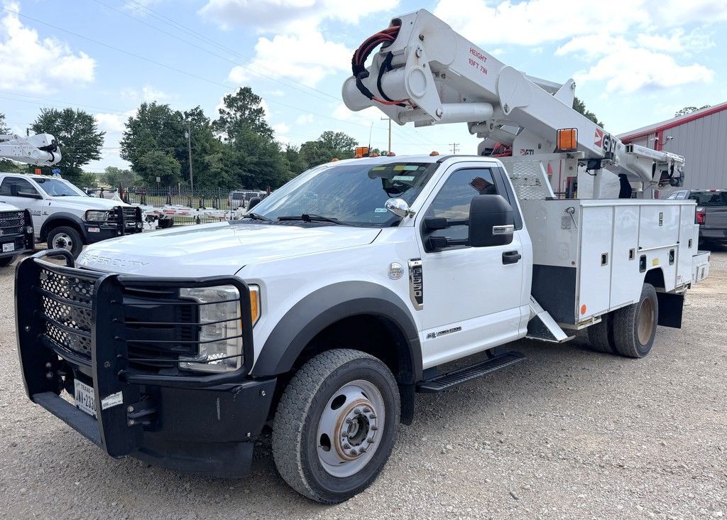 2017 ETI ETC37MH / Ford F550 4x4 - Bucket Truck in Lindale, TX