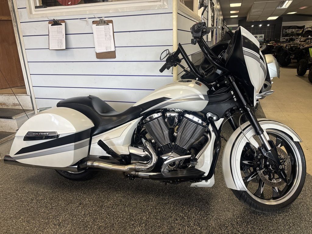 2016 Victory Motorcycles® Magnum® Suede Pearl White with Black & Silver BASE in Greenville, SC