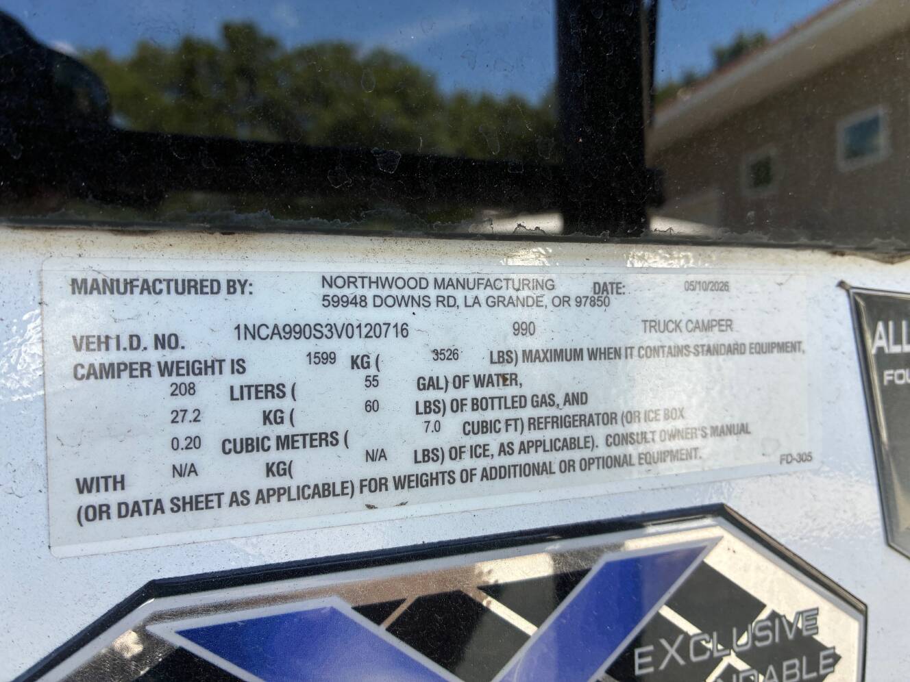 A photo of this 2027 Arctic Fox 990