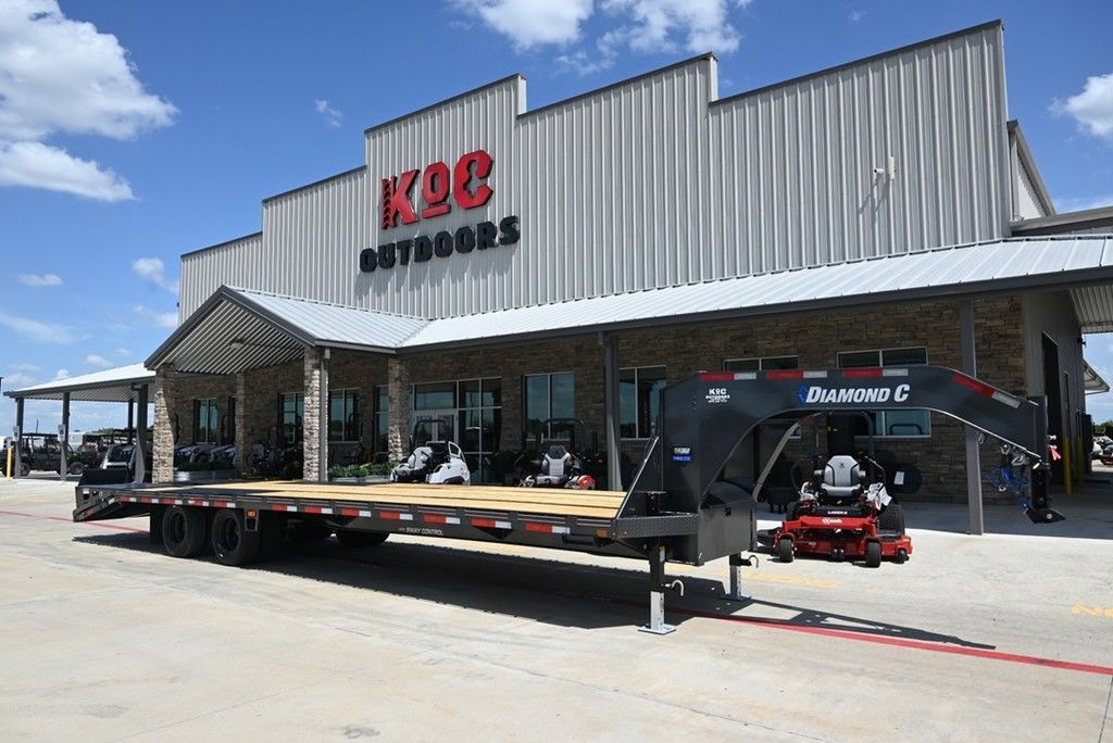 2027 DIAMOND C FMAX 210 25K 32' X 102" in Caldwell, TX