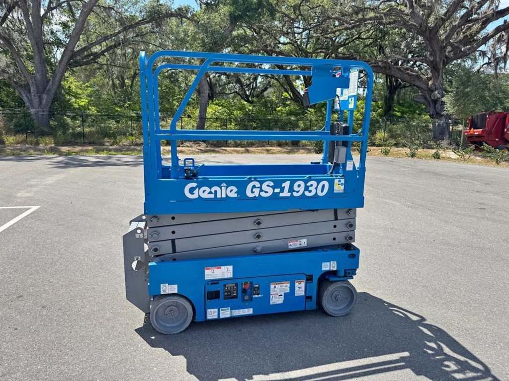 2020 Genie® GS-1930 Scissor Lifts in Bushnell, FL