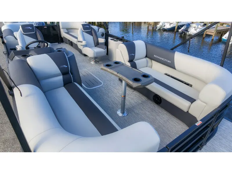 2027 Bennington 22 S1 STERN RADIUS