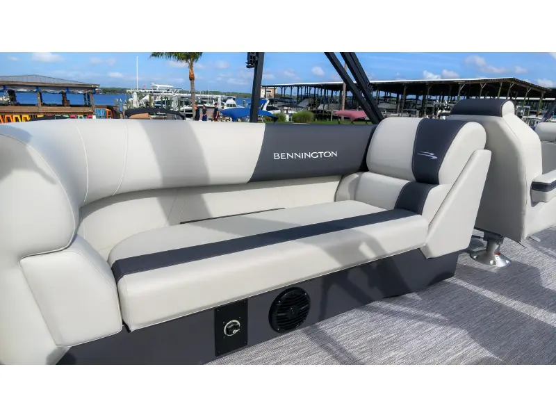 2027 Bennington 22 S1 STERN RADIUS
