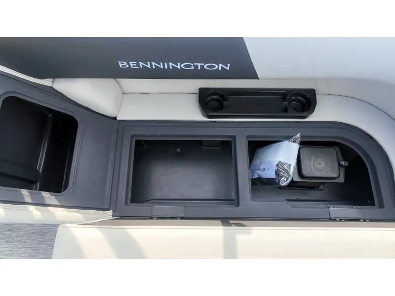 2027 Bennington 22 S1 STERN RADIUS