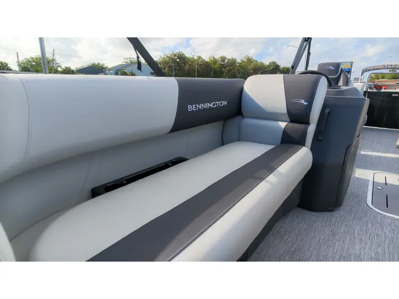2027 Bennington 22 S1 STERN RADIUS