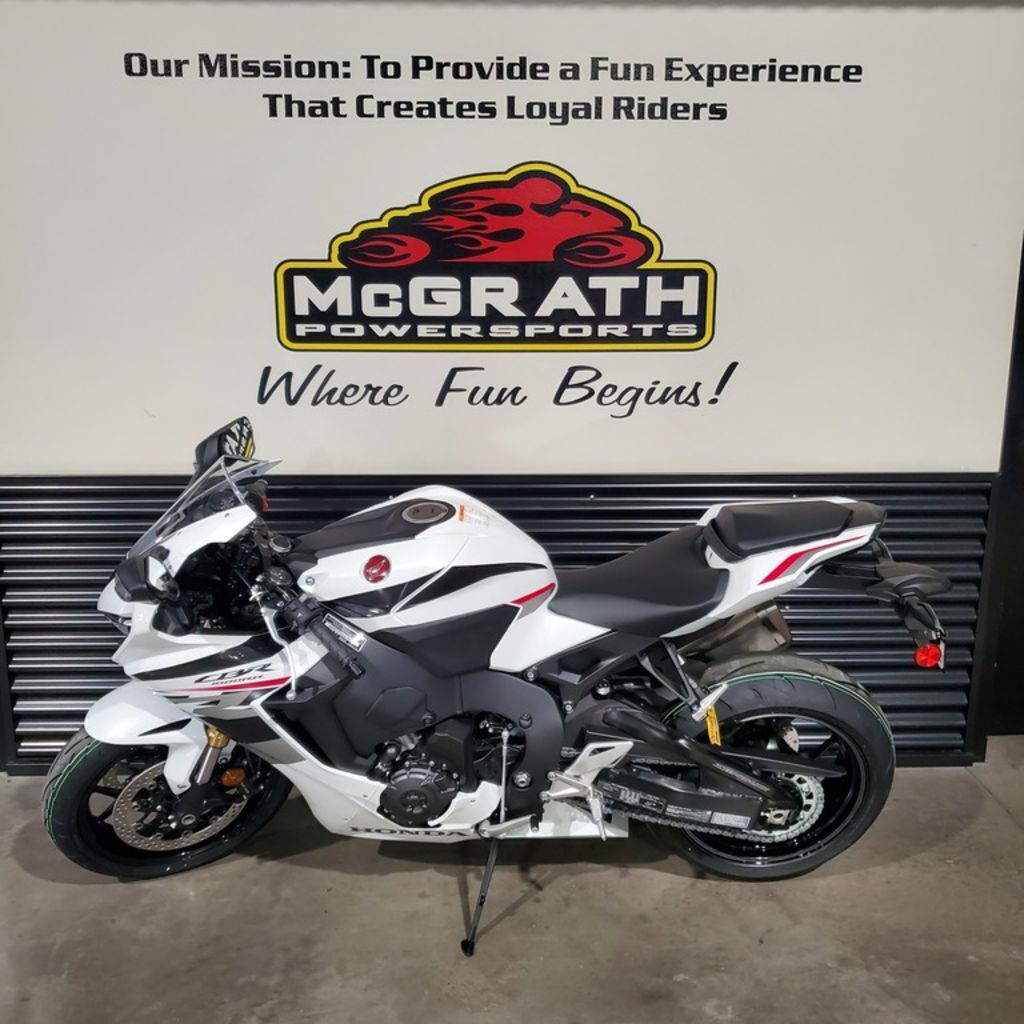 2027 Honda® CBR1000RR 1000RR in Cedar Rapids, IA