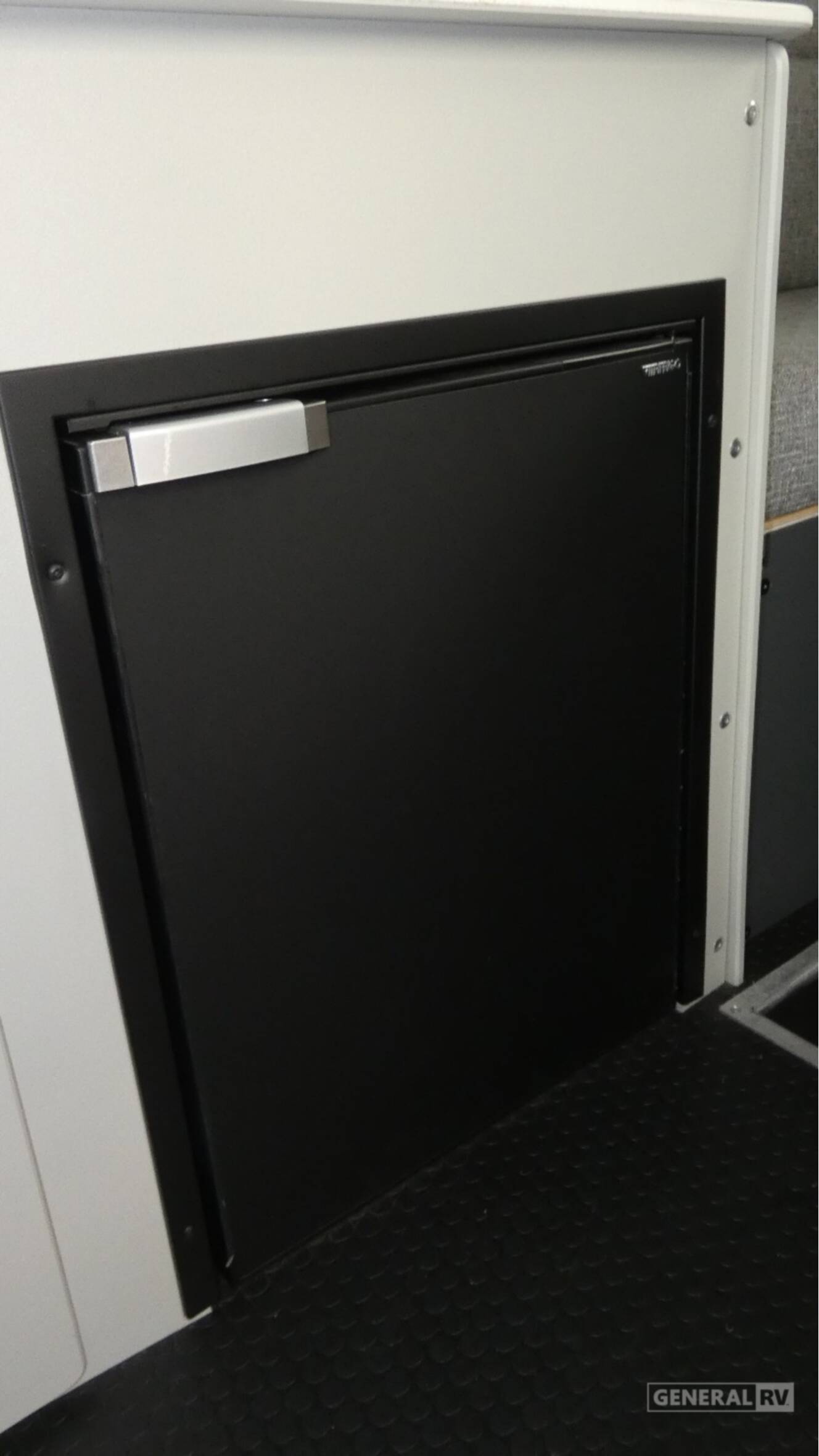 A photo of this 2025 Aliner EVOLUTION 15 TWIN