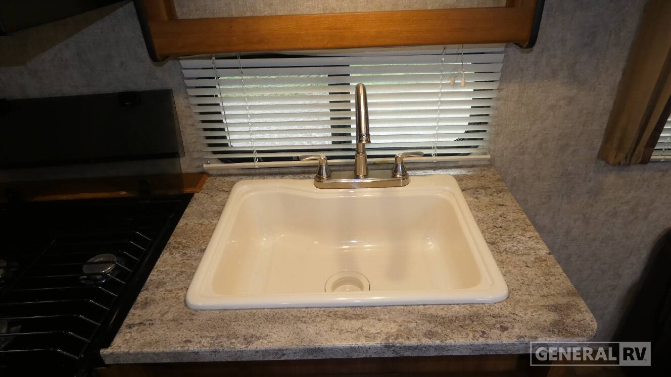 A photo of this 2018 Prime Time Rv AVENGER 26BH