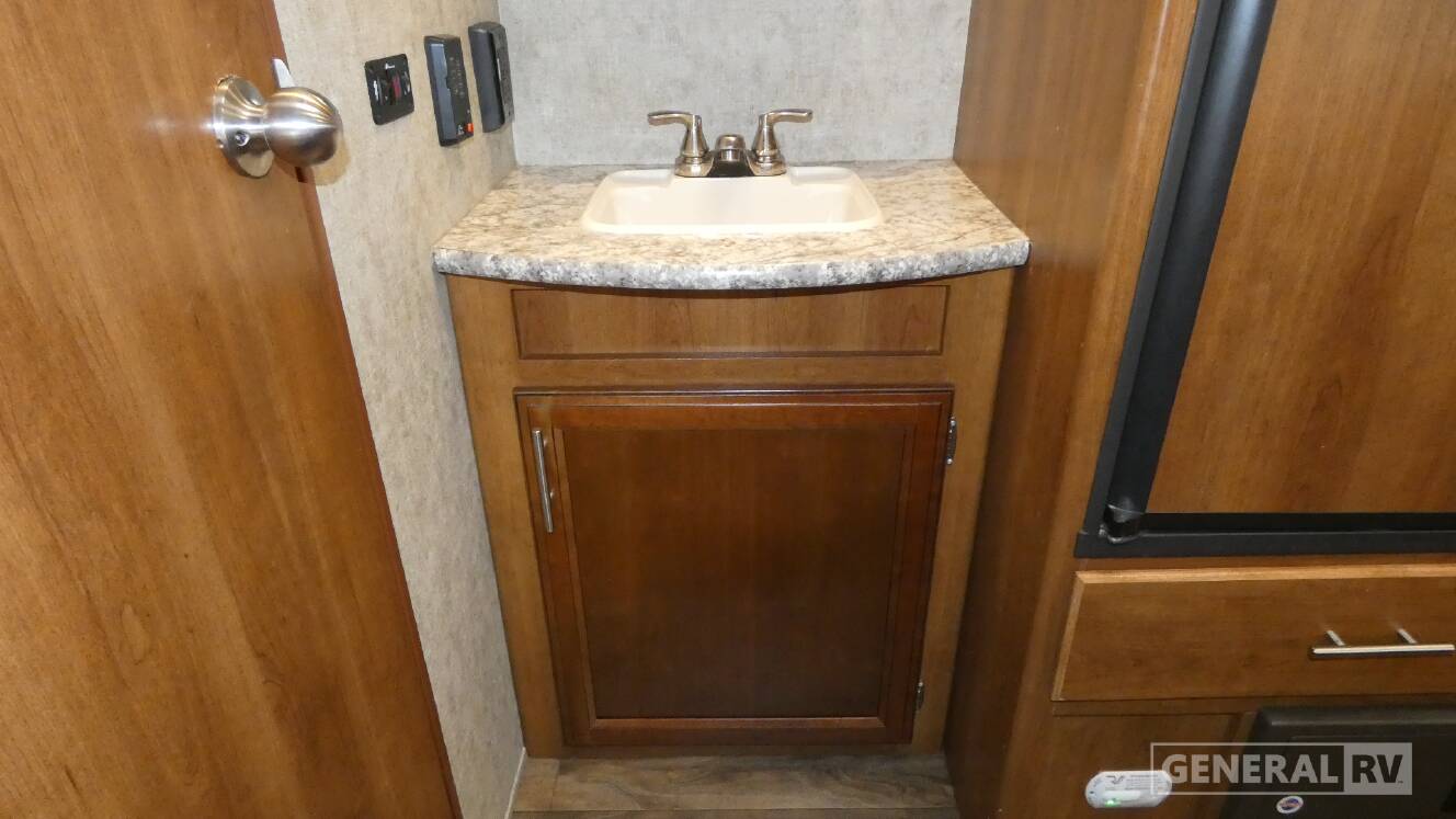 A photo of this 2018 Prime Time Rv AVENGER 26BH