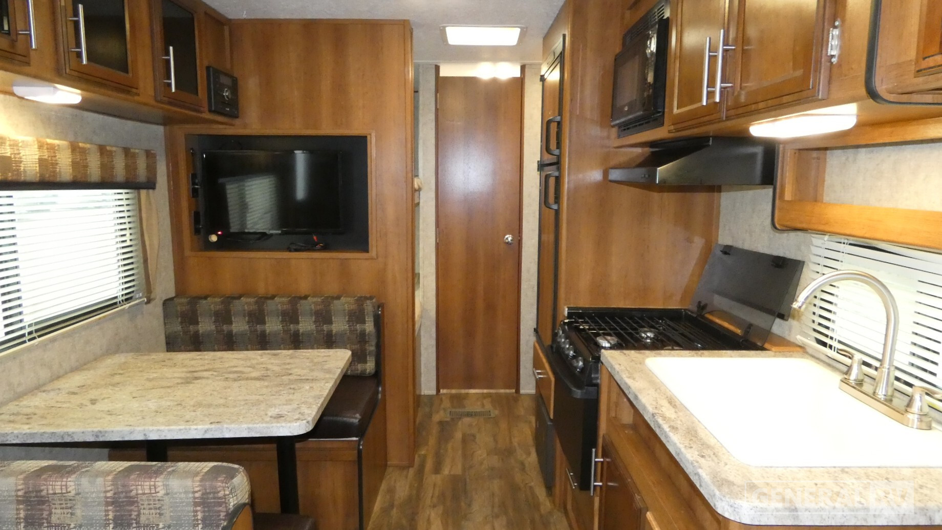 2018 Prime Time Rv AVENGER 26BH in clarkston MI