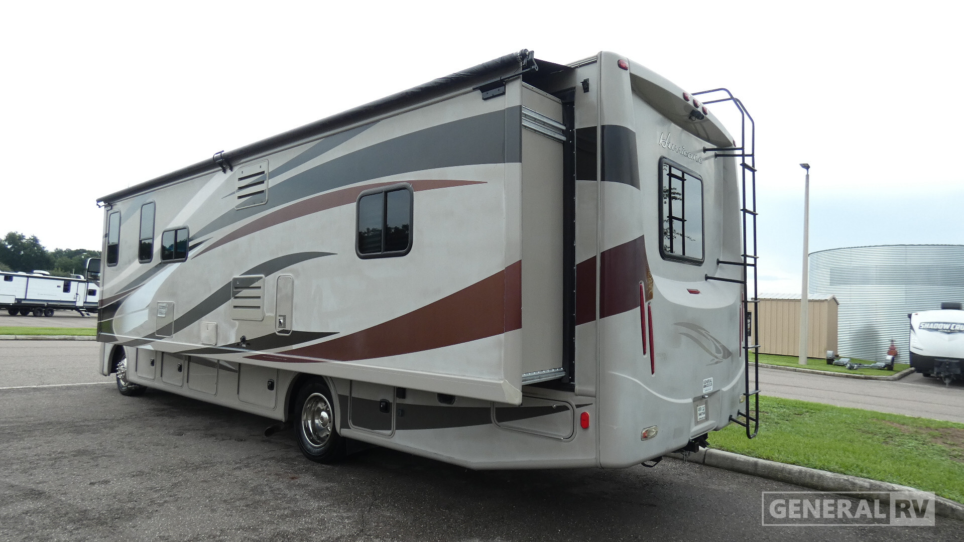 2014 Thor Motor Coach HURRICANE 32N in dover FL