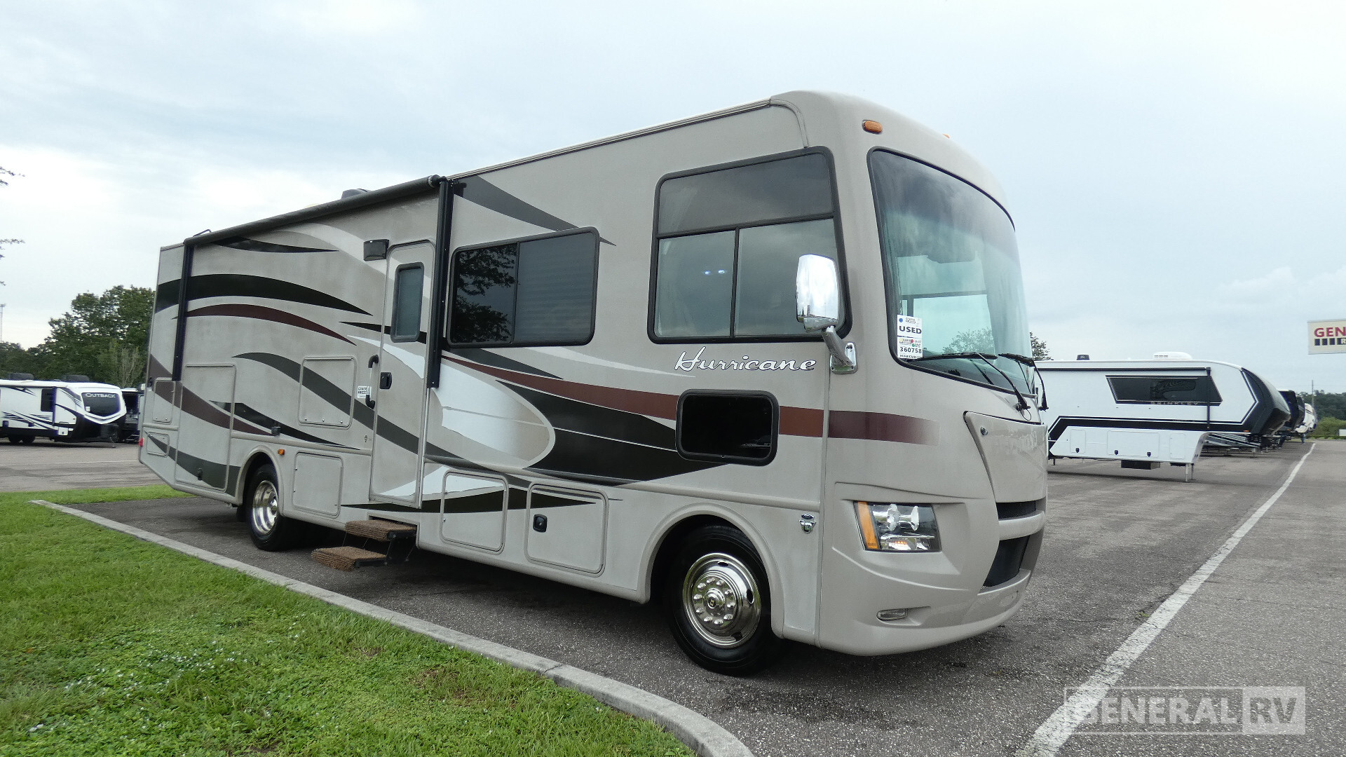 2014 Thor Motor Coach HURRICANE 32N RV