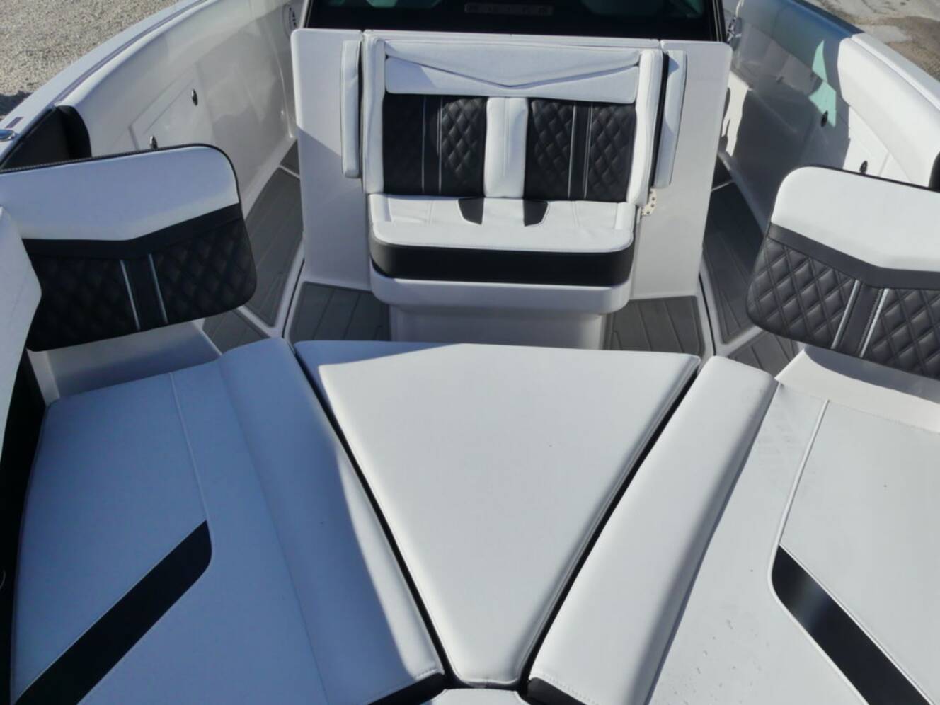 A photo of this 2027 Monterey Elite 30 OB