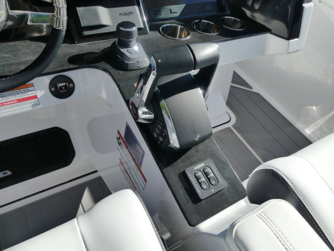 A photo of this 2027 Monterey Elite 30 OB
