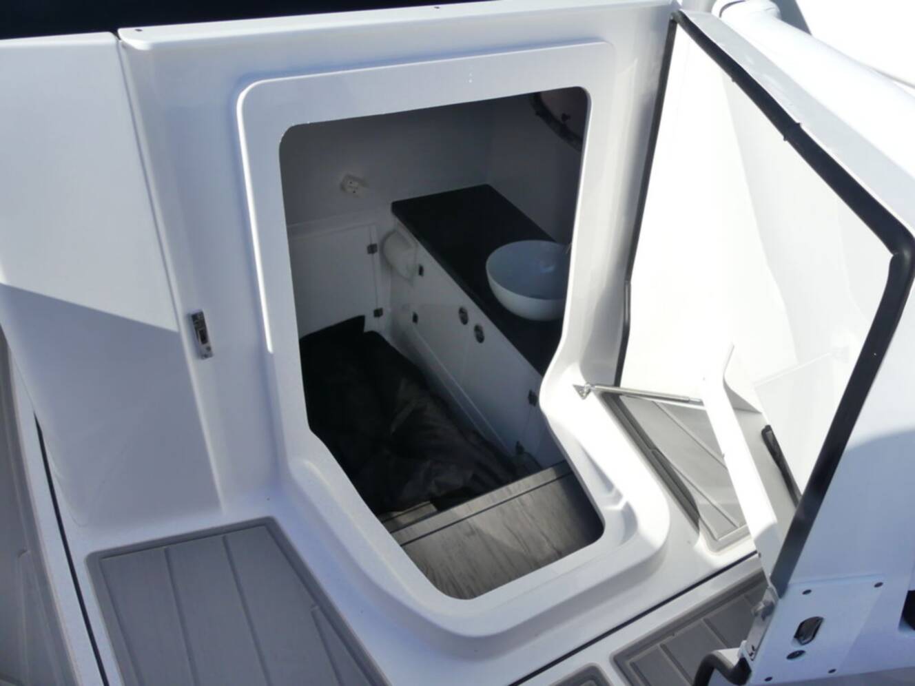 A photo of this 2027 Monterey Elite 30 OB