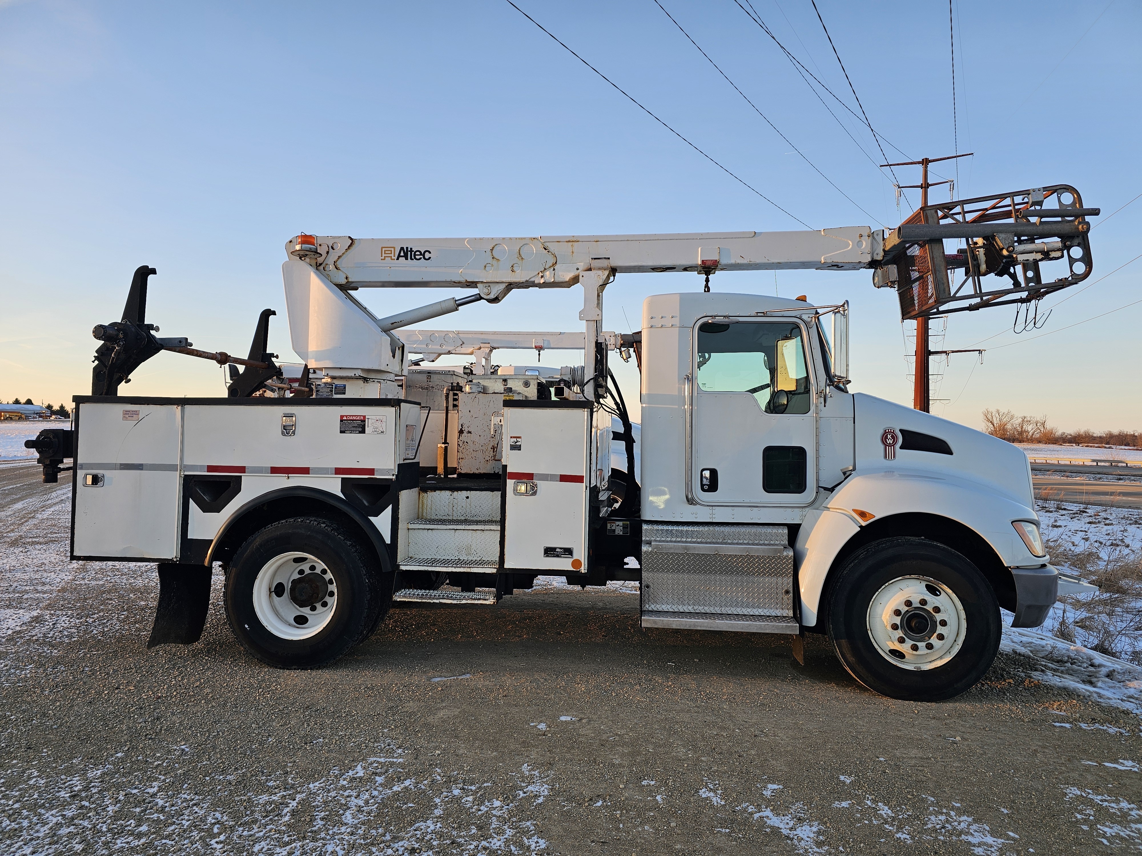 2012 Kenworth/ Altec T3 /T40P in Edgerton, WI