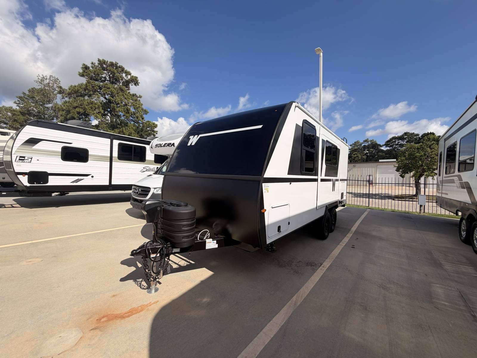 2027 Winnebago MICRO MINNIE 2108DS in spring TX