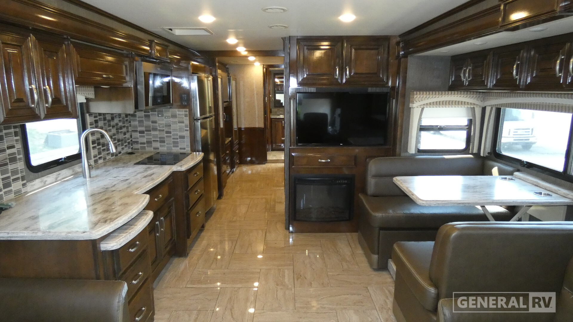 2019 Thor Motor Coach ARIA 3901 in north canton OH