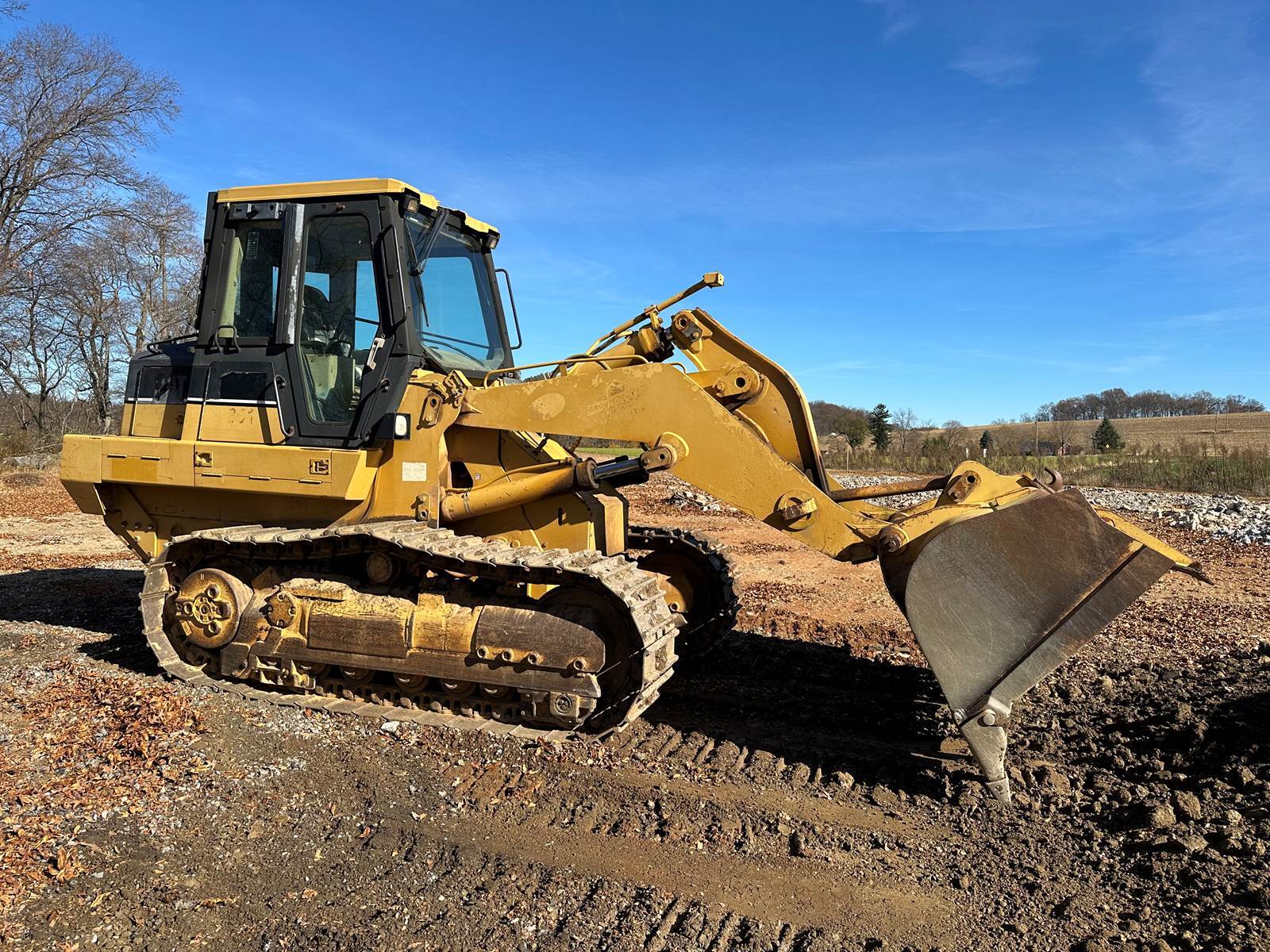 2001 Caterpillar 963C in Van Buren Charter Township, MI
