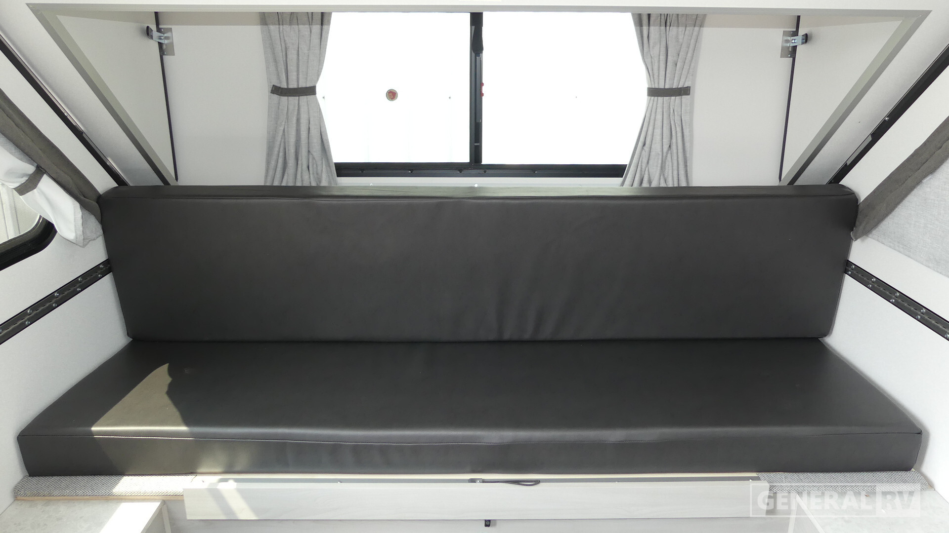 2027 Aliner CLASSIC Rear Sofa in west chester PA