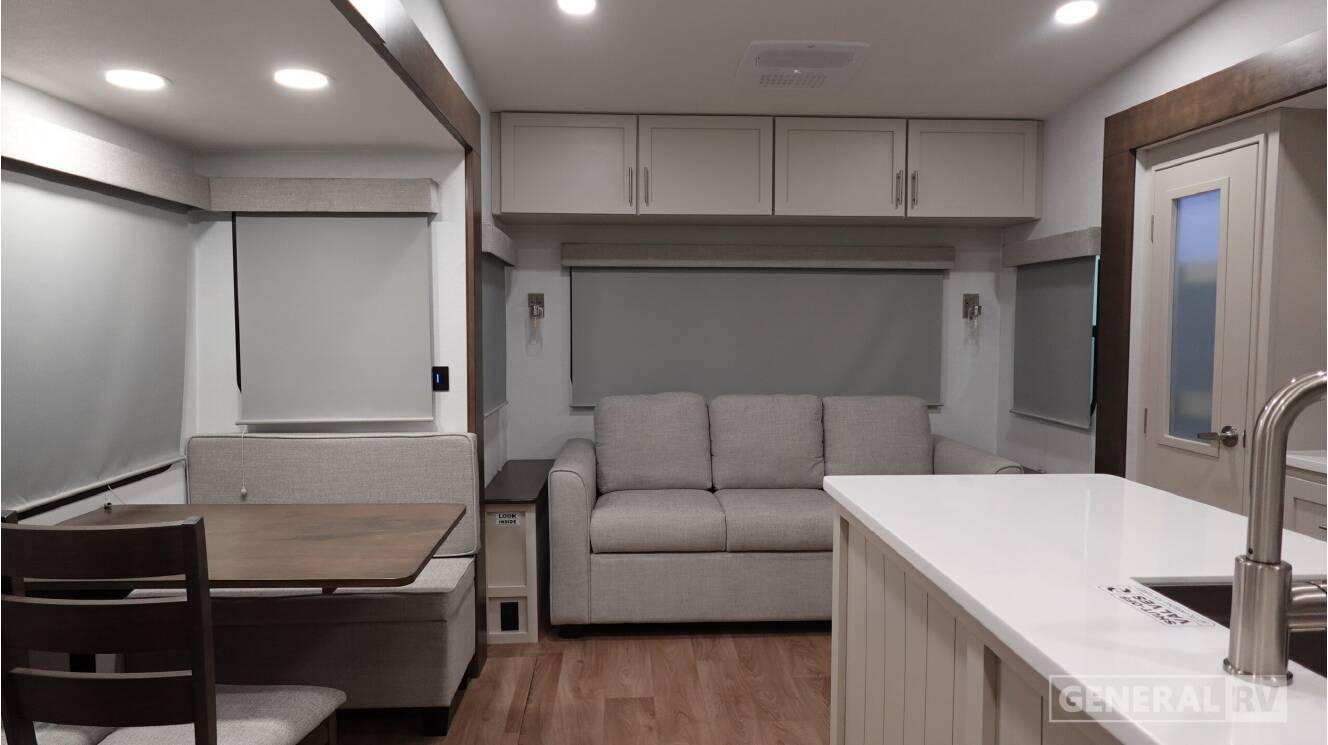 A photo of this 2027 Alliance Rv AVENUE 25RL