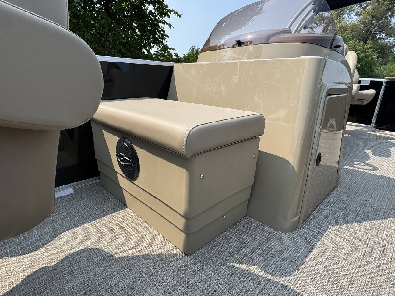 A photo of this 2025 Sylvan MIRAGE 8520