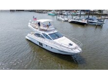 4 Versatile Flybridge Boats Under 40 Feet image