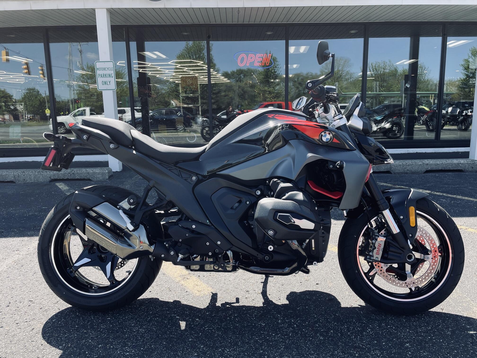 2026 BMW R 1300 R in Grand Rapids, MI