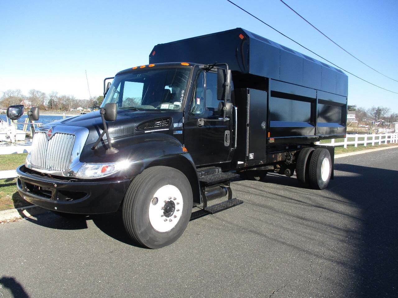 2014 INTERNATIONAL 4300 in Neptune, NJ