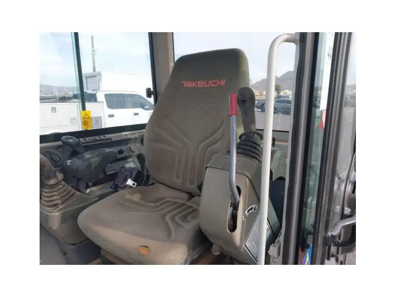 2019 TAKEUCHI TB235-2CR
