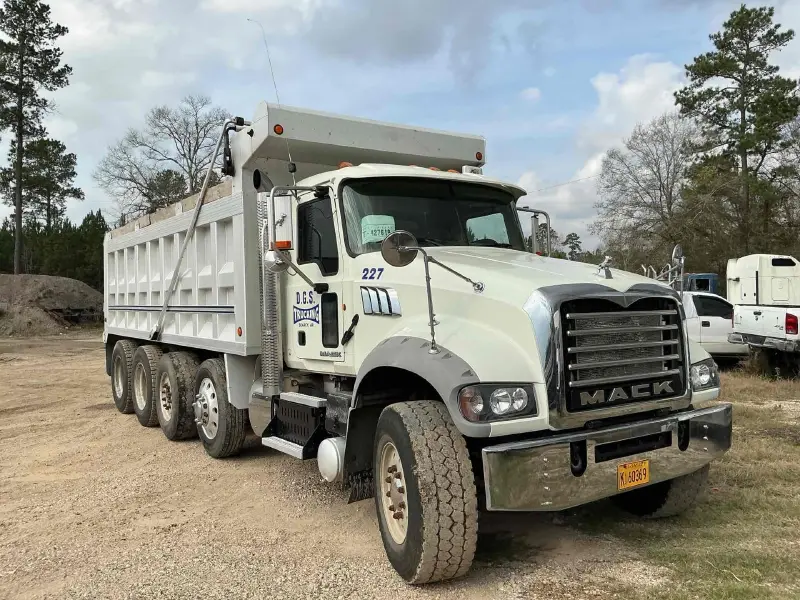 2014 Mack GU713