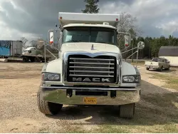 2014 Mack GU713