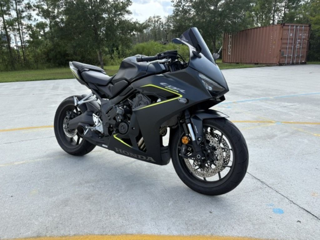 2026 Honda® CBR650R E-Clutch BASE in Savannah, GA
