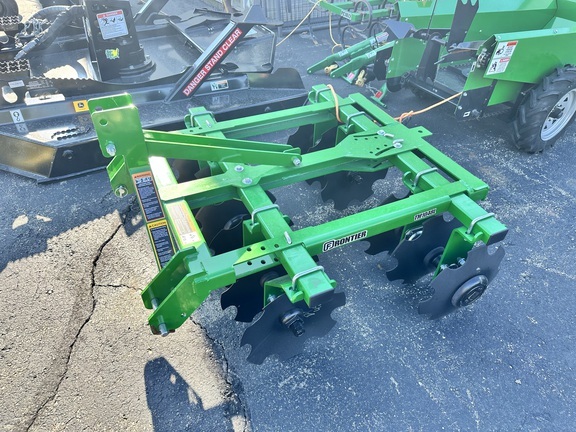 Frontier TM1048L DISK HARROW in Wilmington, OH