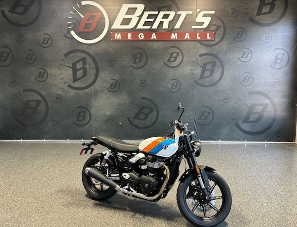 2026 Triumph Speed Twin 900 Aluminium Silver/Carnival Red/Jet Black BASE in Covina, CA