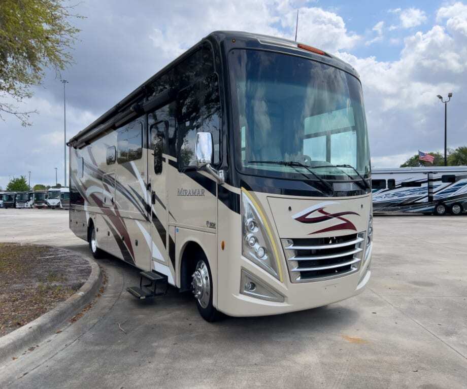 2022 Thor Motor Coach MIRAMAR 35.2 in sanford FL