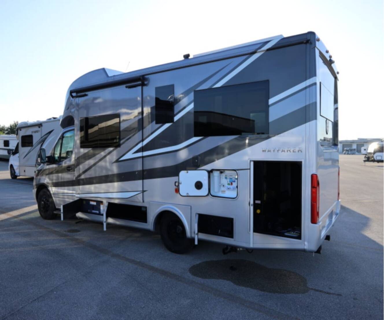 A photo of this 2027 Tiffin WAYFARER 25XLW