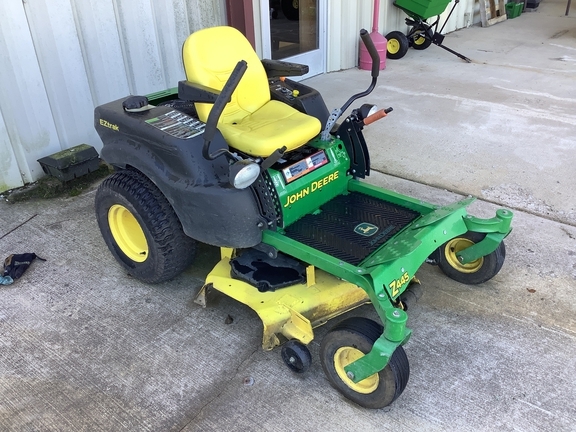 2010 John Deere Z445 in Paris, TN
