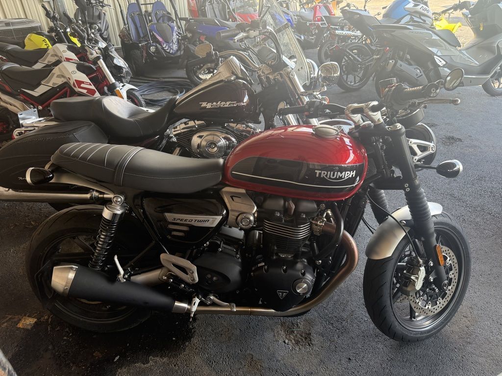 2020 Triumph Speed Twin 1200 Korosi Red/Storm Grey BASE in Florence, AL