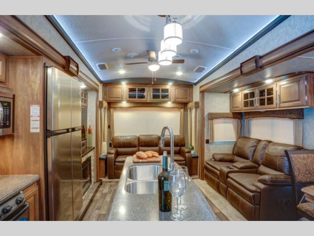 2017 Keystone Rv Montana 3160 RL in albertville MN